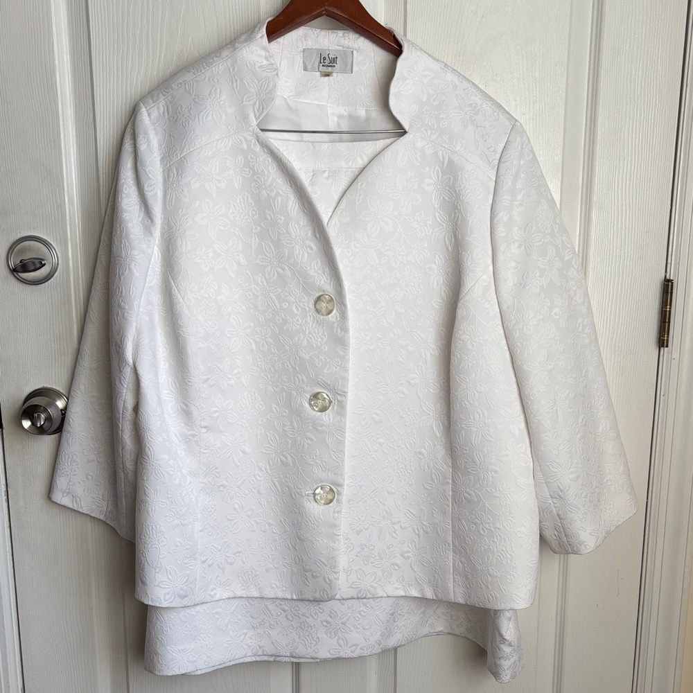 Le Suit White Floral Jacquard Button Skirt Suit plus size 24 W wedding baptism